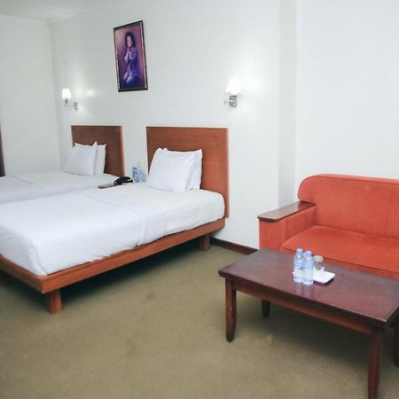 Hotel Bumi Asih Padangsidimpuan Batubelubang エクステリア 写真