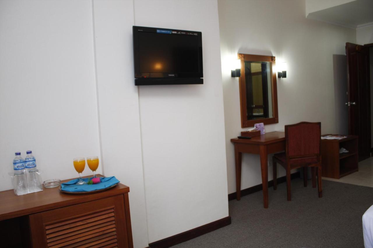 Hotel Bumi Asih Padangsidimpuan Batubelubang エクステリア 写真