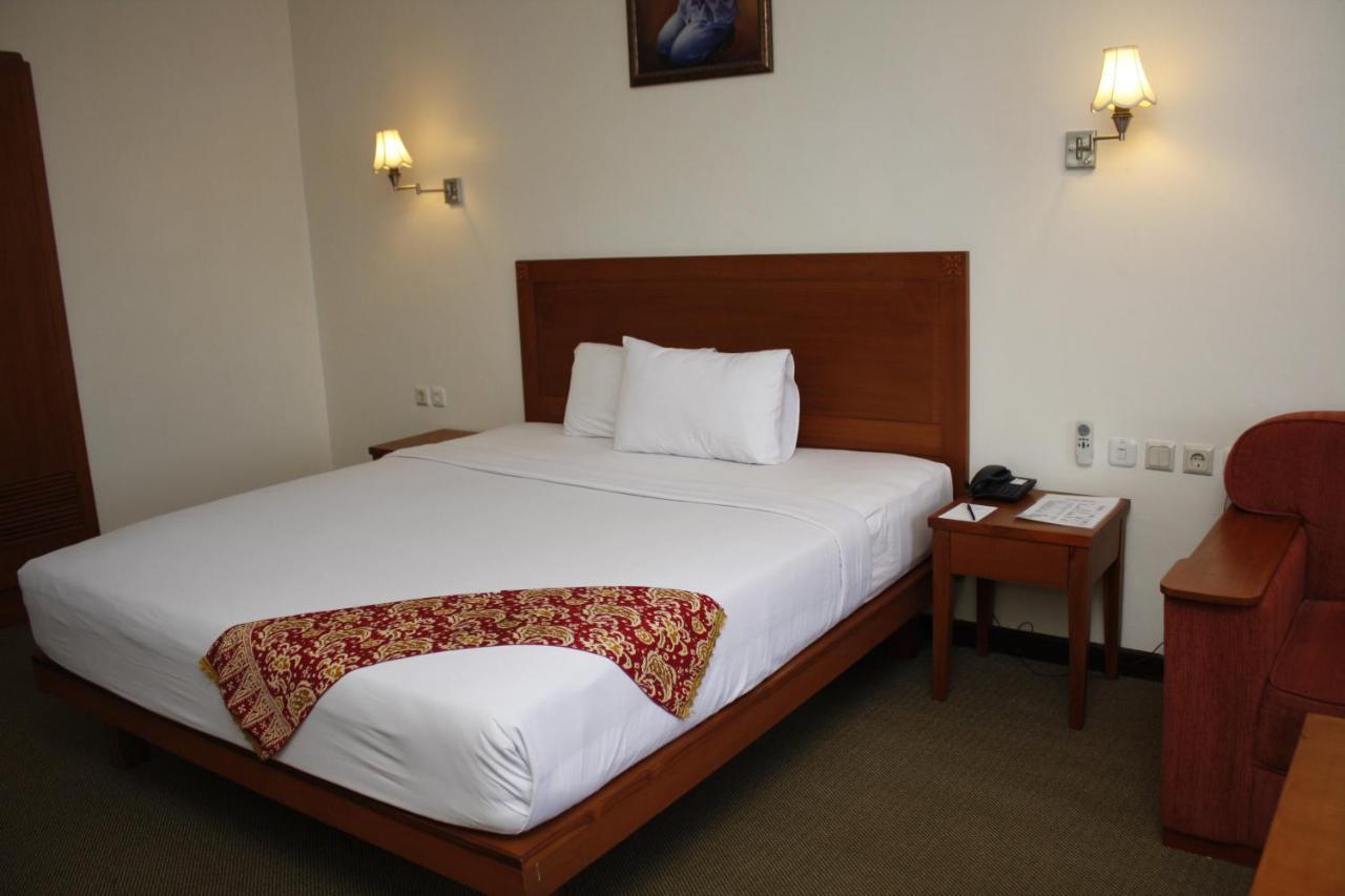 Hotel Bumi Asih Padangsidimpuan Batubelubang エクステリア 写真