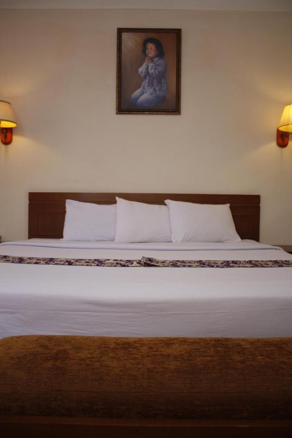 Hotel Bumi Asih Padangsidimpuan Batubelubang エクステリア 写真