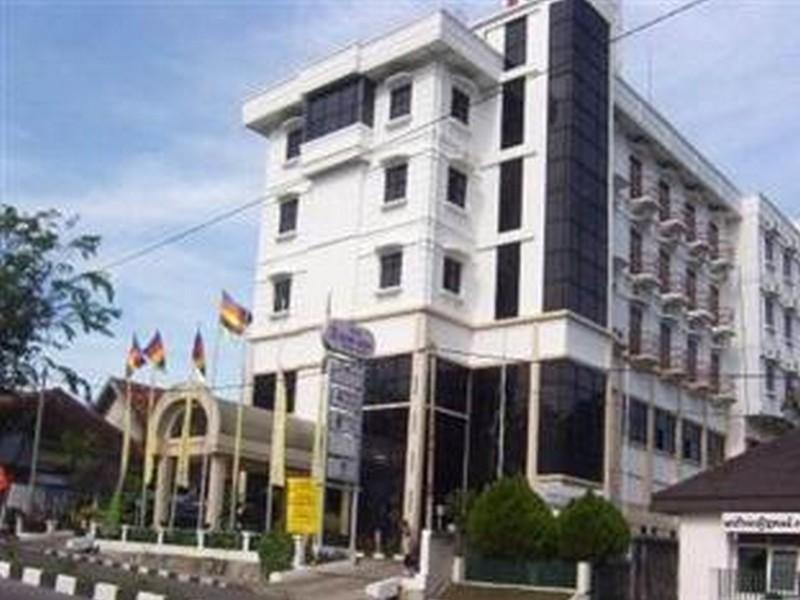 Hotel Bumi Asih Padangsidimpuan Batubelubang エクステリア 写真