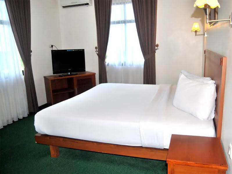 Hotel Bumi Asih Padangsidimpuan Batubelubang エクステリア 写真